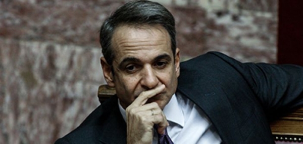 Μέσα οι εχθροί, έξω οι αντίπαλοι