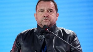 Η οργισμένη αντίδραση του Ν.Πλακιά στις δηλώσεις Α.Μπέου σχετικά με τα ονόματα των θυμάτων των Τεμπών στο Σύνταγμα