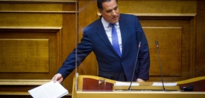 Χαμός στη Βουλή: Άδωνις για σόου Πολάκη – Κινείται νομικά,λύνουμε τις διαφορές μας θεσμικά και όχι με τσίγκινα σωβρακάκια
