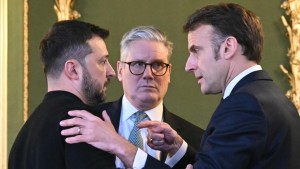 «Δυναμιτίζει» το κλίμα ο Ε.Μακρόν: «Πίεση μέχρι τέλους στη Ρωσία – Στις επόμενες 10 μέρες θα κριθούν πολλά»