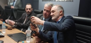 Δικαιωμένος εμφανίζεται ο Μάριος Σαλμάς