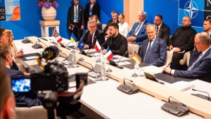 Απειλή Β.Πούτιν προς την ομάδα των φιλοπόλεμων Ευρωπαίων ηγετών: «Αν ξεσπάσει πόλεμος, η Ευρώπη θα καεί πρώτη»