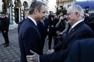 Μεσολόγγι: Αποδοκιμασίες κατά Κ.Μητσοτάκη &amp; Κ.Τασούλα &amp; αυτοί γελούν! – «Είστε αλήτες, κλέφτες &amp; λαμόγια»