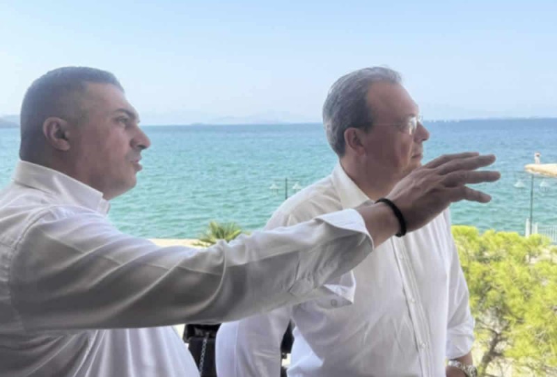 Σωκράτης Φάμελλος: Εικόνες καταστροφής αντίκρισε στη Βόνιτσα - Ζήτησε να αποζημιωθούν άμεσα οι πυρόπληκτοι