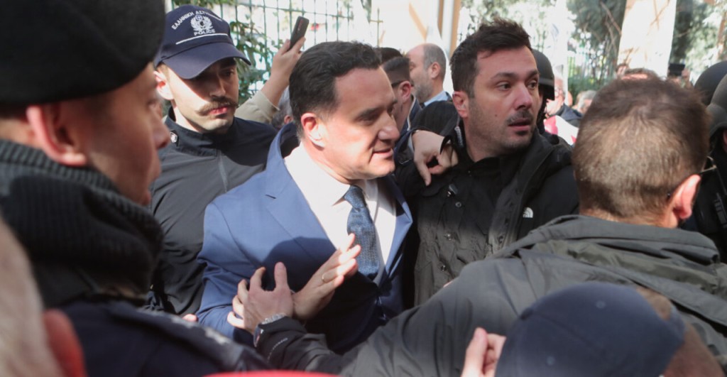 Επεισόδια στο νοσοκομείο Νίκαιας – Γεωργιάδης: «Κινδύνευσε η σωματική μου ακεραιότητα»