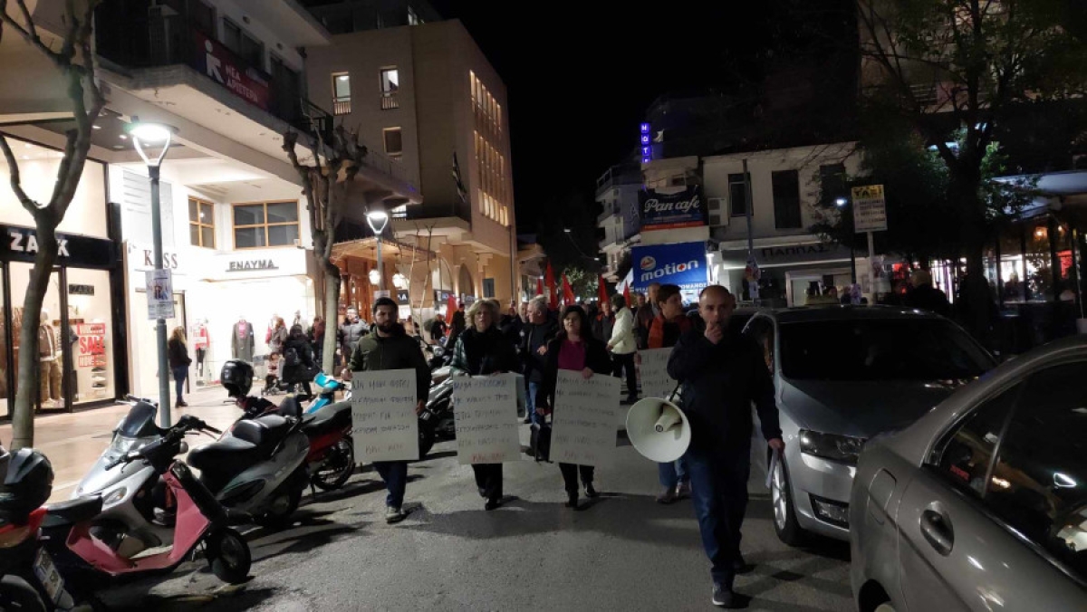 Αγρίνιο: Διαμαρτυρίες ΚΚΕ-ΚΝΕ ενάντια στην αποστολή της Φ/Γ «ΥΔΡΑ» στην Ερυθρά Θάλασσα (εικόνες &amp; βίντεο)