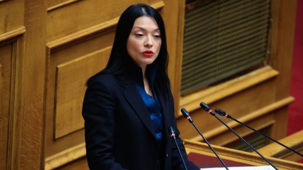 Ναι στην αναθεώρηση του άρθρου 16 για μη κρατικά ΑΕΙ, λέει εκ νέου η Νάντια Γιαννακοπούλου