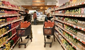 Ακρίβεια, δάνειο Κασσελάκη, επίσκεψη Μπλίνκεν στο πεδίο της πολιτικής αντιπαράθεσης