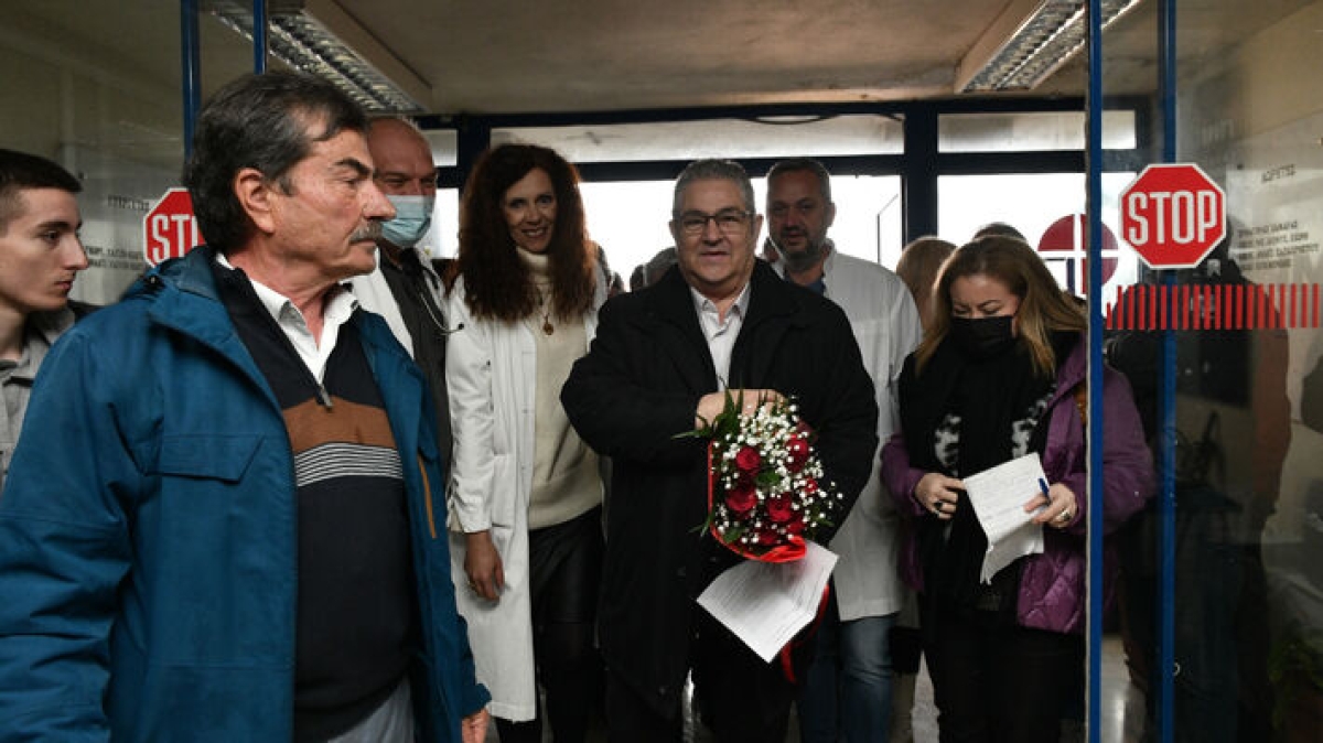Στο Νοσοκομείο Μεσολογγίου ο Γ.Γ. της ΚΕ του ΚΚΕ Δημήτρης Κουτσούμπας (εικόνες)