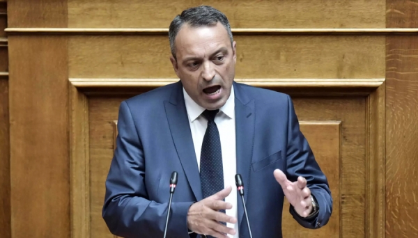 Σπαρτιάτες: Άρχισαν τα όργανα – Διέγραψε τρεις βουλευτές ο Βασίλης Στίγκας