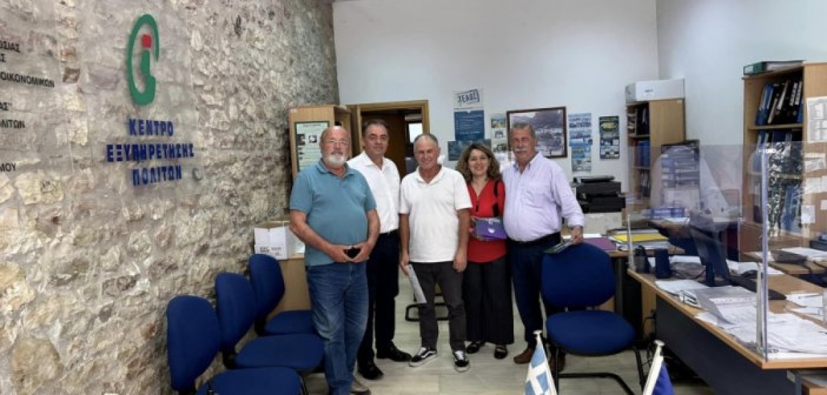 Θέρμο: Επίσκεψη από κλιμάκιο του ΠΑΣΟΚ με επικεφαλής τον Δημήτρη Κωνσταντόπουλο (εικόνες)