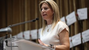 Μ.Καρυστιανού κατά κυβέρνησης: «Φιμώνει ό,τι μπορεί να υπενθυμίσει τις δολοφονίες της»