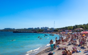Οδησσός: Άλλοι πολεμούν στα μέτωπα και σκοτώνονται και άλλοι διασκεδάζουν στις παραλίες (βίντεο)
