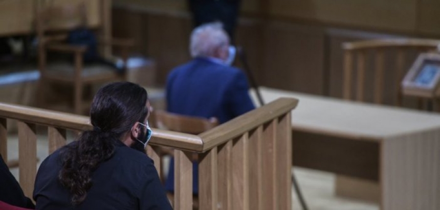 Δίκη Χρυσής Αυγής: Πήρε και τον πατέρα του στο Εφετείο ο Μπαρμπαρούσης – Όλοι, πλην Ρουπακιά, ζητούν αναστολή