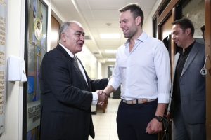 Κασσελάκης: Αντί να τιμωρούμε τίμιους επαγγελματίες να αρχίσουμε από την κεφαλή του ψαριού