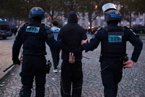 Παρίσι: Νέα απαγόρευση κυκλοφορίας τη νύχτα – Στο επίκεντρο περιοχές που έγιναν στόχος λεηλασιών