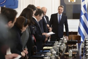 Στον «δρόμο» για τον ανασχηματισμό: Ενισχύεται το οικονομικό επιτελείο – Αποχώρηση του Κ.Τσιάρα