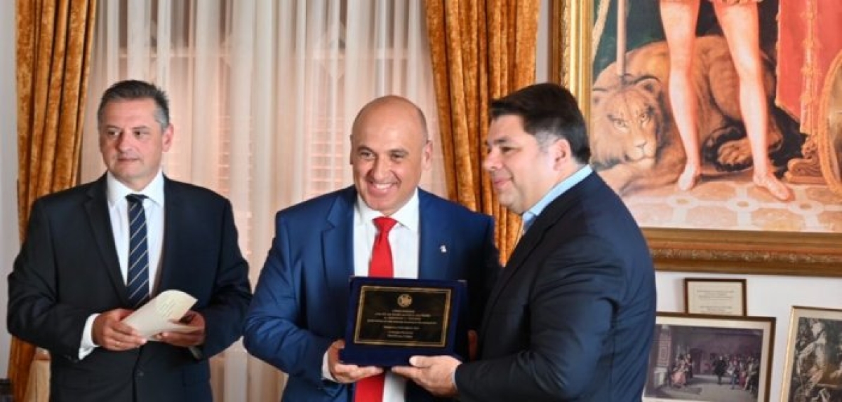 Aνακήρύχθηκε επίτιμος δημότης Ναυπακτίας ο Πρέσβης των ΗΠΑ Τζόρτζ Τσούνης (video + φωτο)