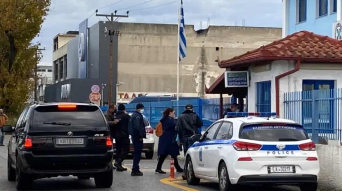 Πιερία: Κατηγορούνται για κακούργημα οι 11 «Θεματοφύλακες του Συντάγματος» που «άρπαξαν» τον Γυμνασιάρχη