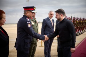 Ο Ζελένσκι έγινε «πλασιέ» και πουλάει τεχνολογία κατά των drones στη Μέση Ανατολή