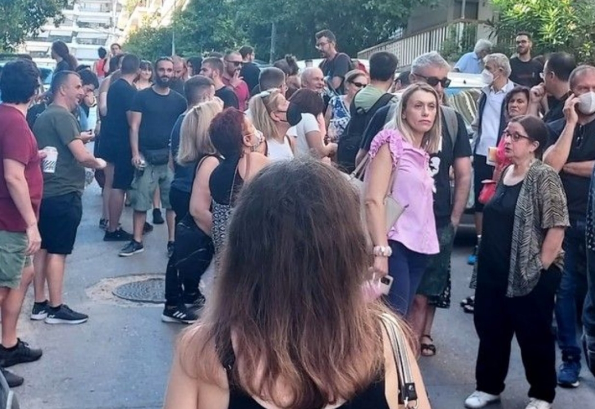 Συγκέντρωση αλληλεγγύης στην Ιωάννα Κολοβού για να μη χάσει το σπίτι της: «Μόνο νεκρή θα δώσω τα κλειδιά»