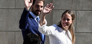 Φίλιππος Γλύξμπουργκ και Νίνα Φλόρ – Παραμυθένιος γάμος στην Μητρόπολη Αθηνών