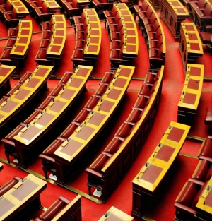 H ακρίβεια κάνει γκελ… στον κόσμο, όχι οι υποκλοπές