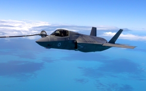 Σε τροχιά απόκτησης F-35 η Ελλάδα: Τι προβλέπει η συμφωνία μαμούθ για τα μαχητικά και τον στρατιωτικό εξοπλισμό
