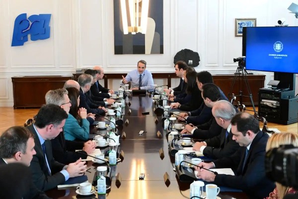 Κυριάκος Μητσοτάκης: Δεν έχει λογική η επιβολή δασμών – Λάδι, ελιές και φέτα δεν παράγονται στις ΗΠΑ
