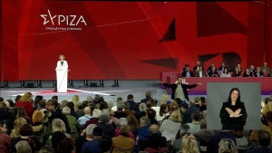 Όλγα Γεροβασίλη: Ανακοίνωσε την υποψηφιότητά της εν μέσω αποδοκιμασιών- Ο Κασσελάκης σηκώθηκε να κατευνάσει το πλήθος