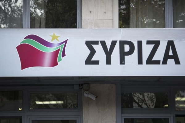 Στα κεραμίδια «εθνικιστές» και «διεθνιστές» στο ΣΥΡΙΖΑ: Η Τζάκρη νομίζει ότι είναι ακόμα στο ΠΑΣΟΚ…