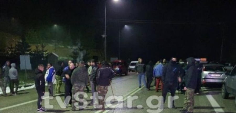 Συγκέντρωση διαμαρτυρίας στο Καρπενήσι για τη φιλοξενία προσφύγων!