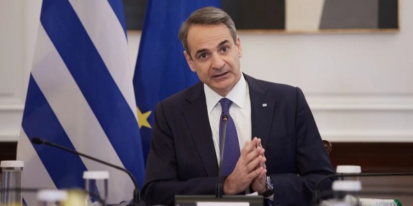 Με επιστροφή ενός ενοικίου και 250 ευρώ σε συνταξιούχους φιλοδοξεί η κυβέρνηση να λύσει τα προβλήματα των πολιτών