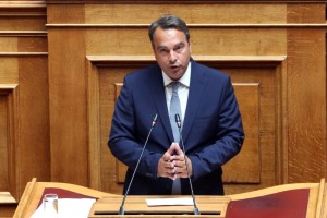 Ψηφίζει ο Παπαθανάσης τις άρσεις ασυλίας των 13