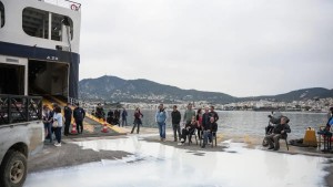 Συνεχίζονται οι κινητοποιήσεις των κτηνοτρόφων στη Λέσβο: Aναστέλλονται τα δρομολόγια των πλοίων από Τουρκία