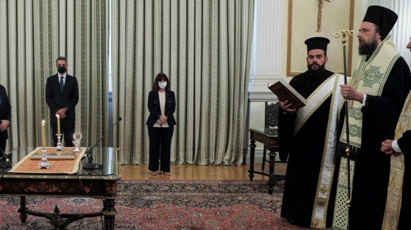Ορκίστηκε η πρώτη ομάδα νέων μελών της κυβέρνησης με Σπήλιο Λιβανό
