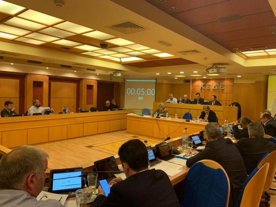 Μηταράκης προς τα μέλη του Δ.Σ.της ΚΕΔΕ (και…Παπαναστασίου): O καθένας να πάρει 1.000 μετανάστες και πρόσφυγες στον τόπο του