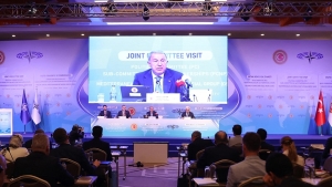 Φραστικό επεισόδιο Ακάρ με Λιβανό και άλλους Έλληνες βουλευτές της Κ.Σ. του ΝΑΤΟ