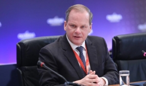 Καραμανλής για τις καταγγελίες περί παρακολουθήσεων: «Ποιος έχει συμφέρον από την αποσταθεροποίηση;»