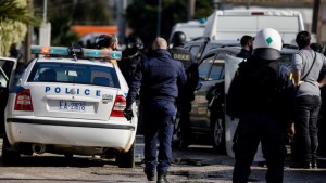 Εξερραγη βαλιτσα με εκρηκτικα! Σοβαρά τραυματίες δύο αστυνομικοί και πολίτες στον Κολωνό
