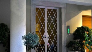 Νέα έρευνα της ΕΛΑΣ στο ιατρείο της Καρνεάδου για τον θάνατο του Μαζωνάκη