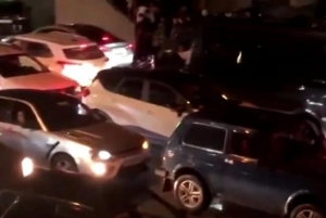 Η «μεγάλη έξοδος» των Ρώσων: Περνούν τα σύνορα για να γλιτώσουν την επιστράτευση, φεύγουν και με… ποδήλατα