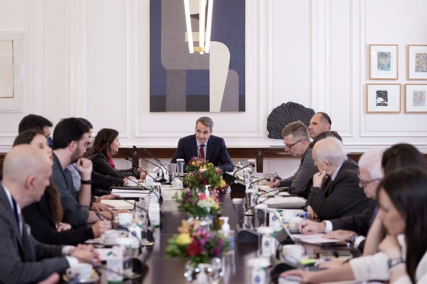 Νομοθετική πρόταση ως την Παρασκευή για το μισθολογικό των καλλιτεχνών – Τι συζήτησαν με τον Μητσοτάκη