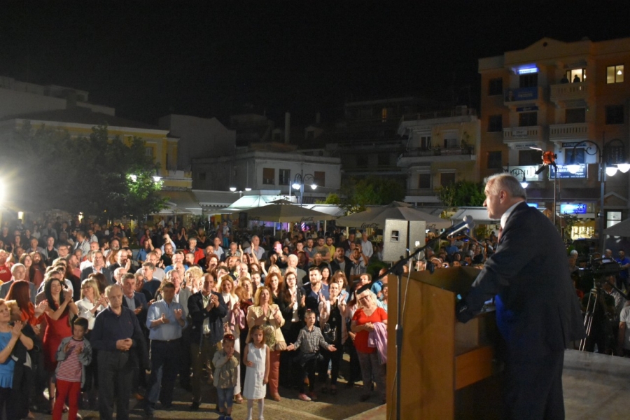 Σε μια πολύ μεγάλη συγκέντρωση, με παλμό, ένταση και δυναμισμό πραγματοποίησε την κεντρική του ομιλία στην Ι.Π. Μεσολογγίου ο Κώστας Λύρος