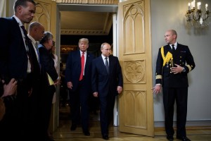 Washington Post: Αν η ΕΕ αποφασίσει να επιτεθεί στη Ρωσία, θα μείνει μόνη της – Ο Τραμπ εκτιμά πάρα πολύ τον Πούτιν