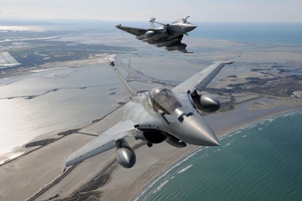Στην Ελλάδα οι γαλλικές δυνάμεις: Δύο Rafale πέταξαν πάνω από το Oruc Reis