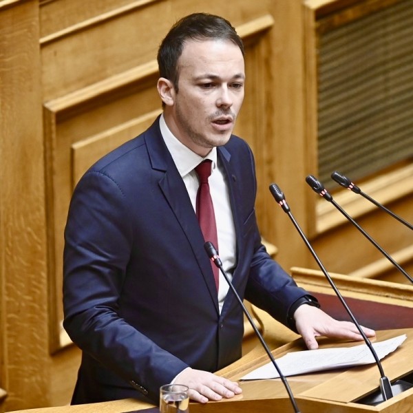 Μίλτος Ζαμπάρας: Φόβοι για την εγκατάσταση γιγαντιαίου φωτοβολταϊκού πάρκου στην Αμφιλοχία – Ερώτηση του Μίλτου Ζαμπάρα στη Βουλή