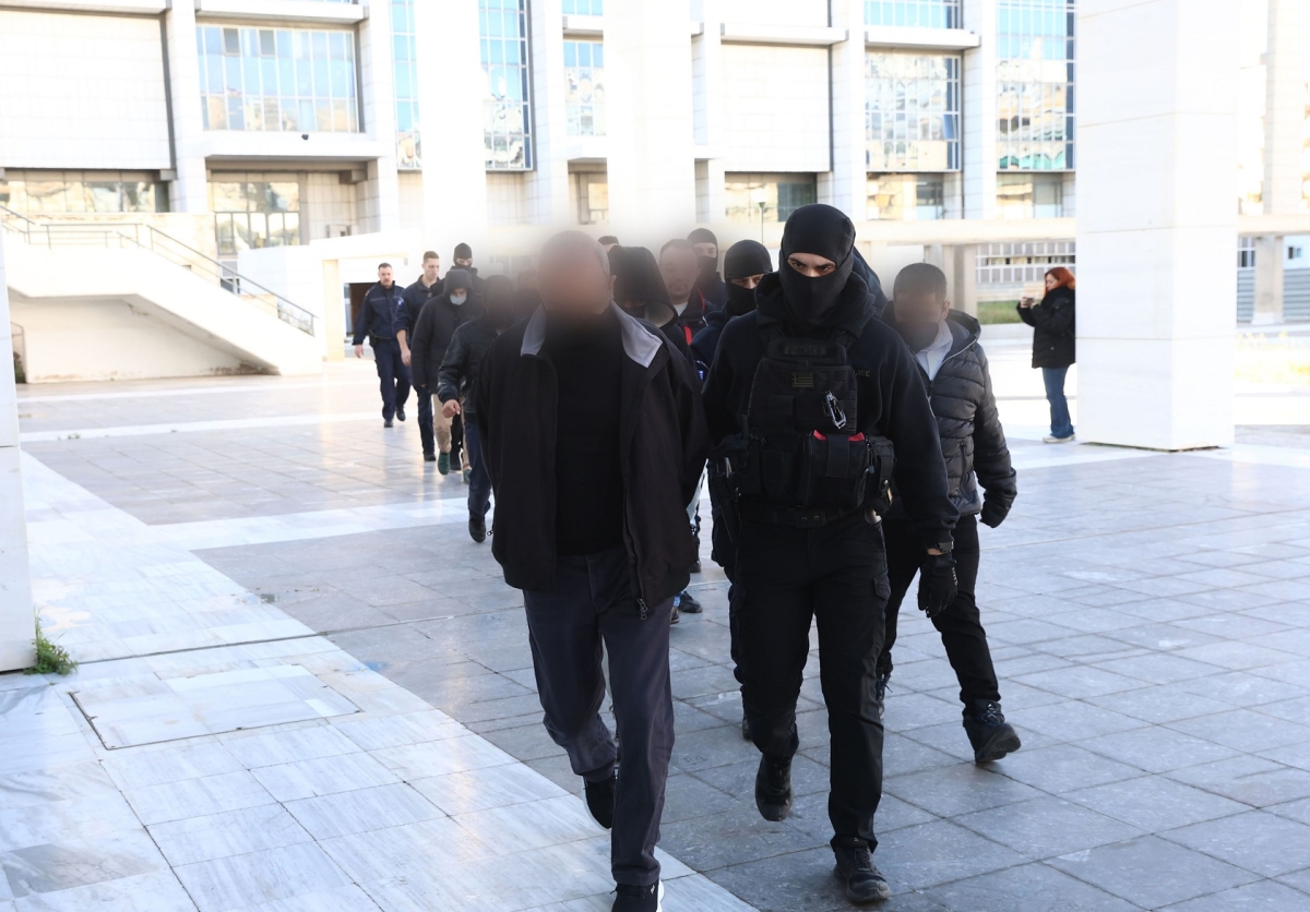 Υπόθεση 13χρονης στον Κολωνό – Στο Εφετείο η μεγάλη δίκη για το κύκλωμα μαστροπείας και σεξουαλικής κακοποίησης