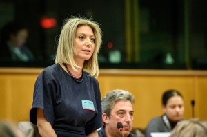 Μαρία Καρυστιανού: «Πόση αναλγησία – Ούτε οι φωνές των νεκρών παιδιών μας δεν τους ακουμπούν»