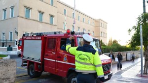 Βουλή: Λήξη συναγερμού μετά το απειλητικό τηλεφώνημα για βόμβα